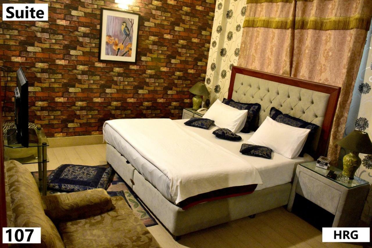 Hotel Royal Gardens Лахор Екстериор снимка
